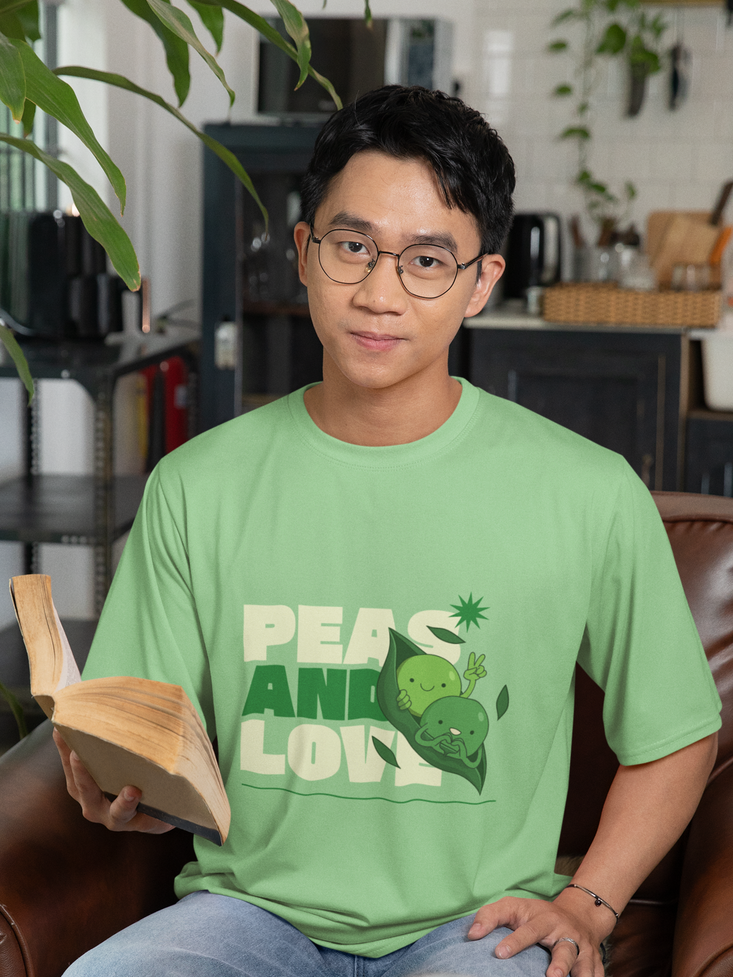 "Peas and Love" Graphic Men T-Shirt